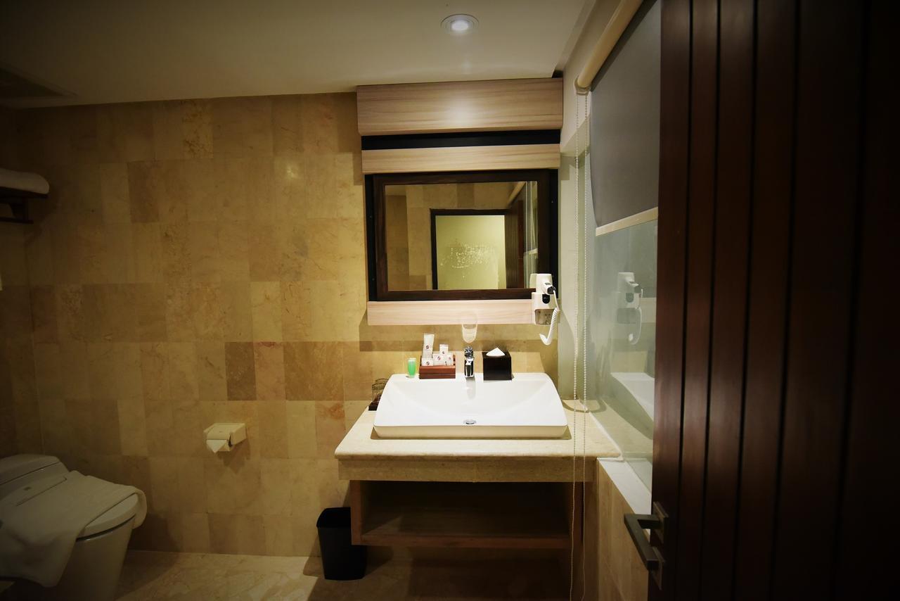 The Sya Regency Palu Hotel By Soasia Экстерьер фото