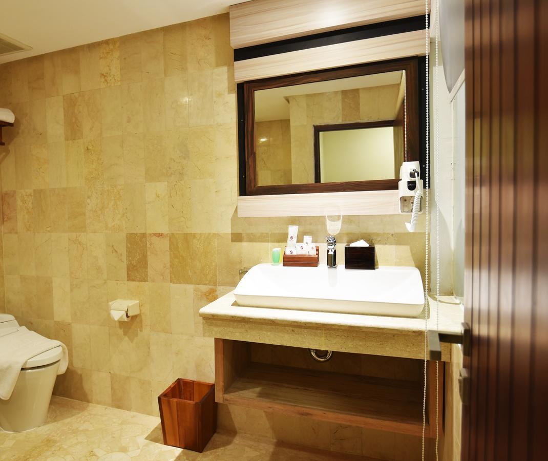 The Sya Regency Palu Hotel By Soasia Экстерьер фото