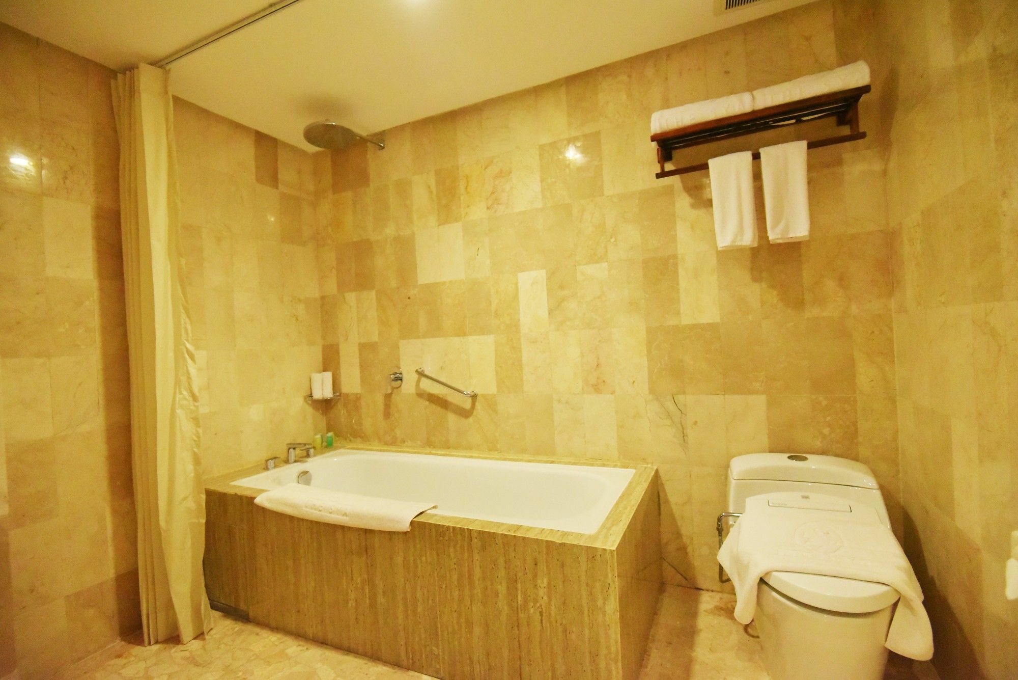 The Sya Regency Palu Hotel By Soasia Экстерьер фото